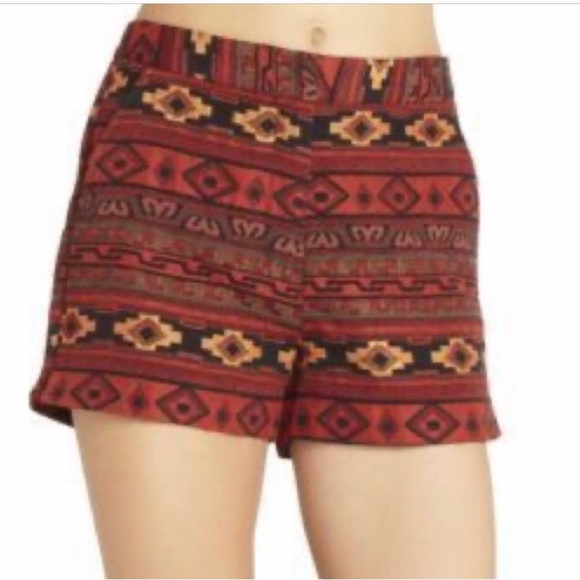 Bcbgmaxzaria Tribal Print Red Shorts size 8 like new - Picture 2 of 6
